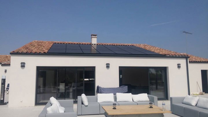 Maison panneau solaire photovoltaïque autoconsommation vente surplus intégration au bâti 6 kWc