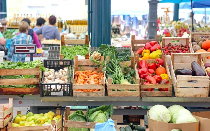 légumes sur un marché local